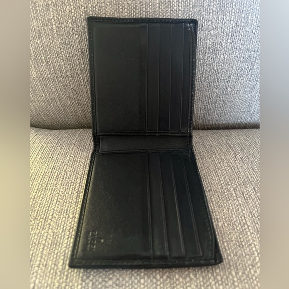 Gucci - Bifold GG Supreme Bifold Wallet - Picture 4 of 13